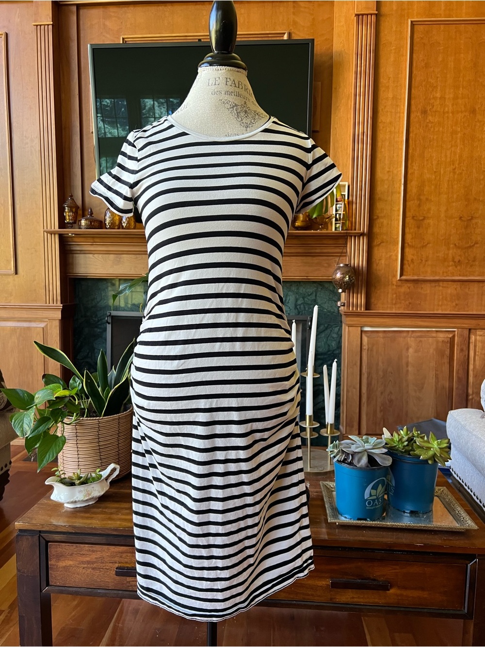 Old Navy Black & White Striped Short-Sleeve Midi Dress - Picture 1 of 6